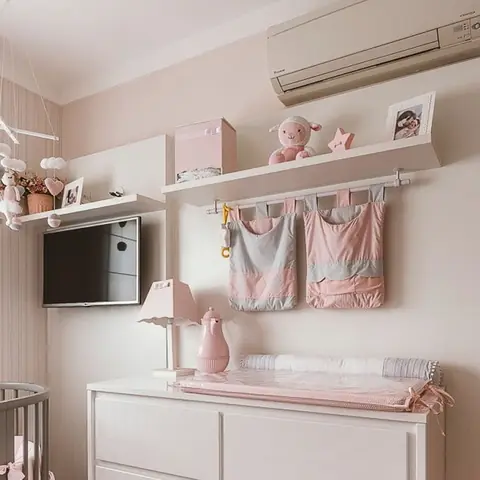 Quarto de bebê com ar-condicionado split